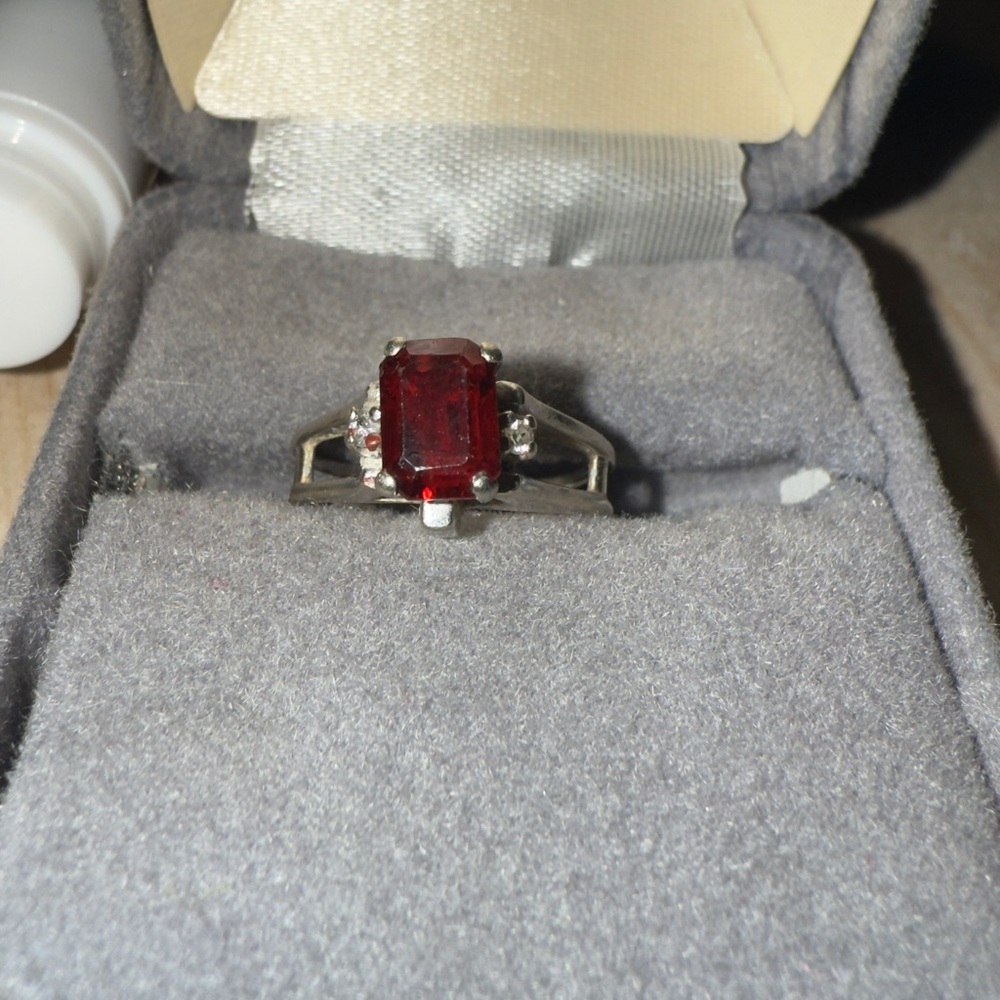 Stunning Silver Ring with Red Gemstone